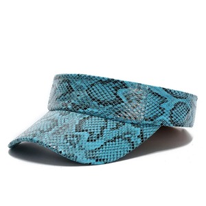Gorra con visera de piel de serpiente de cuero PU para mujer, protección solar, sombrero con visera para viajes y discotecas en rojo, azul, marrón, estilo informal - Product Image 4