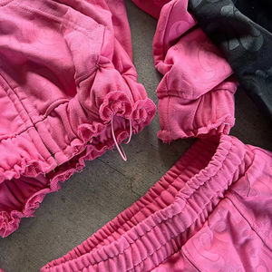 Diseño personalizado de invierno Vintage Sweat Suits apliques bordados con cremallera completa desgastado lavado ácido chándal con capucha y conjunto corto de las mujeres - Product Image 2