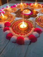 Ensemble de décoration artisanal traditionnel pour festivals, mariages et Pooja, avec support doré pour Rangoli/Kolam/Muggu Diya et bougies chauffe-plat Diwali