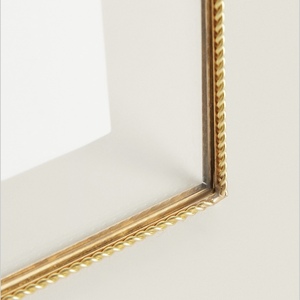 Cadres photo en verre double avec cadre en métal laiton, tendance et design, de la marque AK Handicrafts, 5x74x6, avec design personnalisé pour le bureau - Product Image 6
