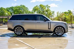 2024 P530 Autobiography <b>LWB</b> 523-hp Twin-Turbo V8, AWD, Highly Equipped, Mostly Unmodified - Product Image 4