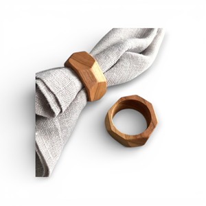 Ensemble d'anneaux de serviette en bois lisses et arrondis avec une finition naturelle minimale pour un style de table moderne unique - Product Image 5