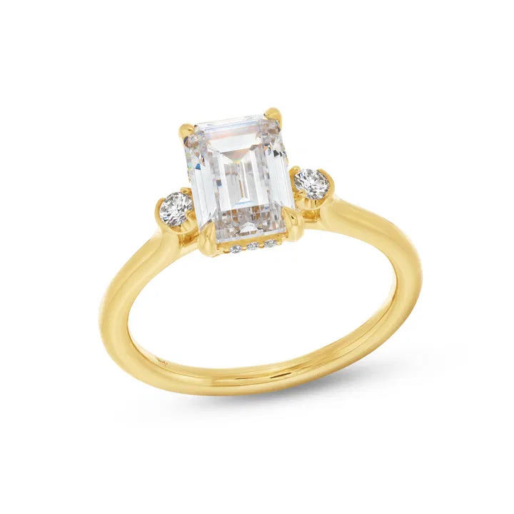 สีเหลืองทอง