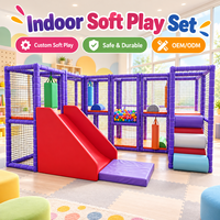 Structure de jeu mobile pour enfants personnalisée, grise, neutre, pastel, colorée, avec piscine à balles, équipement de terrain de jeu intérieur