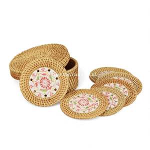 ชุดจานรองแก้วหวายธรรมชาติ ทำด้วยมือ สำหรับเสิร์ฟกาแฟ ชา และเครื่องดื่ม ในพื้นที่นั่งเล่นและรับประทานอาหาร - Product Image 1