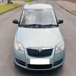 SKODA FABIA 1.2 d'occasion 2010, conduite à gauche/droite - Product Image 1