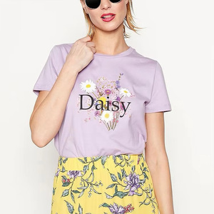 Camiseta de mujer de alta calidad con estampado de transferencia de calor personalizado ropa de verano cómoda informal de algodón de alta calidad - Product Image 1