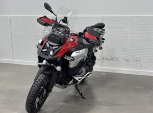 Motocicleta de Turismo de Aventura de 1300cc, Motocicleta Todoterreno de Doble Propósito con Electrónica Avanzada y Tanque de Combustible de Largo Alcance - Product Image 3