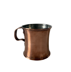 Mug en cuivre martelé à finition antique avec un design de corps rond et une poignée confortable pour le service de boissons - Product Image 3
