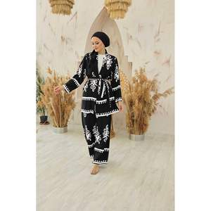 Marina Ensemble 2 pièces hijab en viscose à motifs Ensembles pour femmes noires - Product Image 5