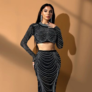 Robe Maxi en crêpe perlée argentée d'inspiration vintage ornée d'une ligne taille naturelle tapis rouge glamour fête mariage bal paillettes - Product Image 1