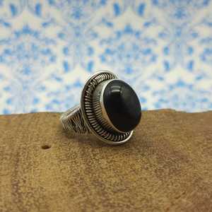 Bague en argent artisanale de Bohème avec cabochon diamant onyx noir vente chaude bijoux naturels avec fil de perle enroulé - Product Image 1
