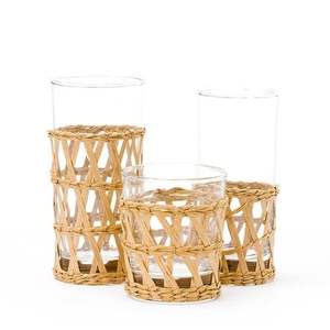 Bougeoir élégant en rotin avec un savoir-faire en osier naturel idéal pour le centre de la table à manger et l'ambiance de la maison - Product Image 1