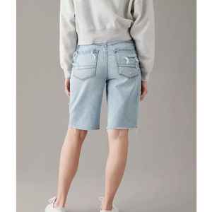 Short en denim de couleur et de design attrayants pour femmes, style bermuda, ample et respirant, déchiré et décontracté - Product Image 2