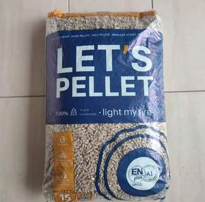 Briquettes de bois de pin Super Glory en gros, diamètre 6 mm, granulés de biomasse haute teneur calorifique, sans fumée, non cokeur, 4500 J - Product Image 2