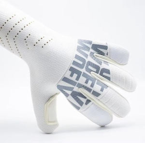 Gants de gardien de but de football respirants durables pour hommes et femmes/Nouveau style de gants de gardien d'entraînement du fabricant en gros - Product Image 4