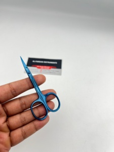 Ciseaux à ongles à lame courbée pour la coupe des cuticules, couleur bleu plasma, acier haute teneur en carbone, logo personnalisé, outils de manucure et pédicure. - Product Image 1