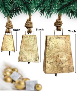 Großhandel <span class=keywords><strong>Set</strong></span> von 3 Harmonie Kuh glocken Vintage Messing rustikale glückliche Weihnachten hängen laut Sound Rechteck Glocken mit Seil