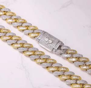 Chaîne tennis en or 14 carats à deux tons avec baguettes et diamants, brillance moissanite VVS, pendentifs et breloques fins - Product Image 2