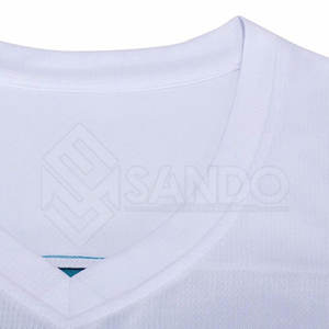 Uniforme de baloncesto cómodo de alta calidad con logotipo personalizado El mejor uniforme de baloncesto de tela suave - Product Image 4