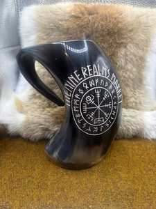 Taza de cuerno para beber vikingo genuino Divit | Jarra de cuerno de cerveza medieval auténtica | Copa de cuerno de capacidad de 24oz/Stein. (Jarl, Pulido) - Product Image 2