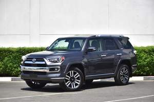 Nouveau pour Toyota 4Runner avec boîte de vitesses automatique, sièges en cuir foncé, caméra de recul et galerie de toit métallique, traction avant - Product Image 2