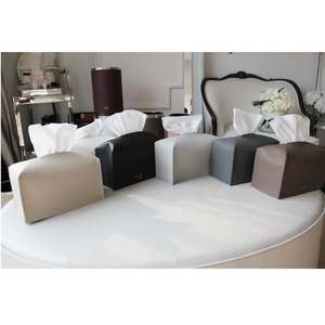 Cubierta de caja de pañuelos duradera hecha a mano de cuero genuino con opciones personalizables para uso en la Oficina y el hogar - Product Image 1