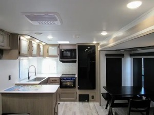 FOURNISSEUR DE BATEAUX D'OCCASION 2025 Guulf Stream Conquest 295 SBW - Product Image 6