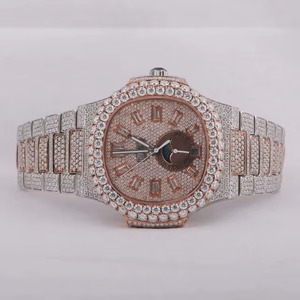 Reloj Clásico con Diamantes de Moissanita con Piedras Brillantes de Lujo y Artesanía Exquisita para Uso Diario de la India - Product Image 4