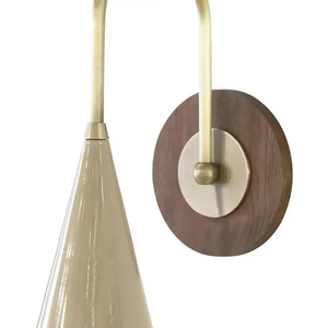 Paire d'appliques murales modernes en laiton Solana Sputnik Stilnovo du milieu du siècle italien Applique murale industrielle à baldaquin en noyer - Product Image 4