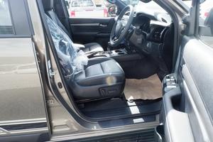 Voiture d'occasion de qualité et abordable, TO-YO-TA HI-LUX RE-VO 2021, conduite à droite - Product Image 4