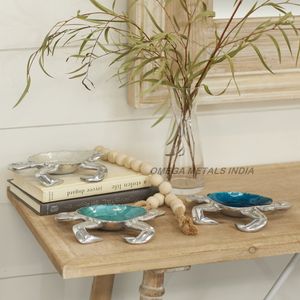 Cuenco de Metal con forma de cangrejo plateado de tendencia superior Tema costero único Esmalte Interior Acento decorativo elegante para cenar y regalar - Product Image 1