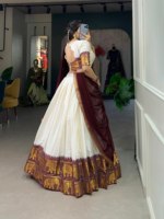 Designer pur coton Lehenga avec Chex avec tissage zari Lehenga choli, Demoiselles d'honneur lehenga, Wedding wear Lehenga