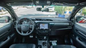 Nuevo/USADO TOYOTA HILUX DC GR SPORT 2022 ROJO, Cámara Trasera 360, Capacidad de Carga 31-40T, Emisión Diésel/GAS, Automático - Product Image 4