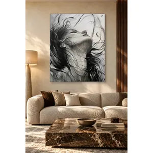 Impression sur toile de femme noire et blanche aux cheveux ébouriffés par le vent de Fida - Product Image 2
