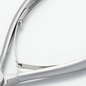 Instruments de beauté couleur grise passivation plaqué acier inoxydable Nghia pinces à cuticules professionnelles OEM disponible CL.205 - Product Image 5