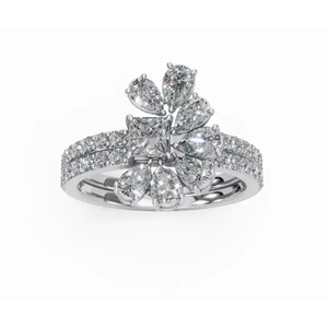 Anillo de Diamante Cultivado en Laboratorio con Corazón Susurrante y Eternidad de Pétalos, en Oro Amarillo, Rosa y Blanco de 9k, 14k y 18k, Joyería Floral Sostenible - Product Image 6