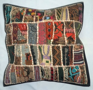 Cojín de retales Popular, funda de almohada hecha a mano personalizable, venta al por mayor, funda de almohada bordada Kantha de retales Premium en línea - Product Image 1