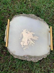 AALIYAN IMPEX-Bandeja de resina epoxi hecha a mano, organizador decorativo asequible para uso en el baño y el tocador, elegante bandeja de resina - Product Image 6