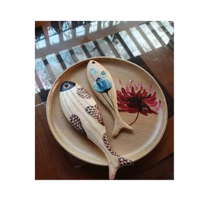 Adorno de pescado tallado en madera hecho a mano utilizado para la decoración inspirada en el océano en cafés restaurantes casas o temas interiores costeros - Product Image 5