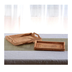 Panier en rotin tissé à la main exquis plateau de service en rotin rond avec poignées parfait pour les repas et l'affichage - Product Image 1