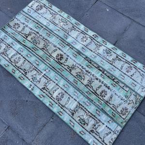 Alfombra Turca Vintage de 2.1x3.8 pies (65x117 cm), Alfombra a Rayas Azul Gris - Product Image 4