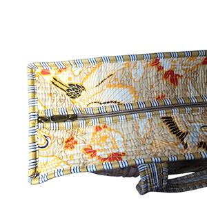 Grand sac fourre-tout à bandoulière écologique fait à la main avec fermeture éclair pour femmes, imprimé à la main traditionnel, 100% coton matelassé - Product Image 4