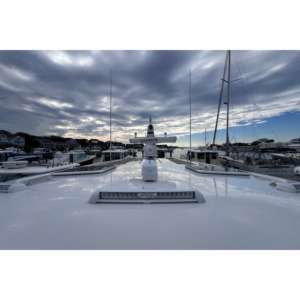 2024 Back Cove 39O Coque en fibre de verre d'occasion 10,5m 350HP 35,0-40,0 nœuds - Product Image 2