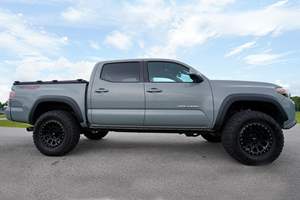 20221 parfaitement utilisé Toyotaass Tac0ma TRD Off-Road Double Cab 4x4 - Product Image 3