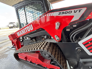 รถตักล้อยาง Changlin Manitou 1650RT/2300VT ดีเซล รุ่นขายดีที่สุดปี 2022 พร้อมเครื่องยนต์ แบริ่ง เกียร์ ปั๊ม และแกนกลางคุณภาพสูง - Product Image 6