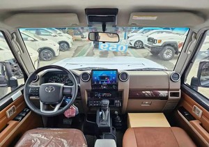 Clean Gray 2024 para 76 Hard Top Gasolina Usado Asientos de Cuero Transmisión Automática Volante a la Izquierda SUV Paquete Tecnológico - Product Image 4