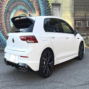 Alerte Offre Exceptionnelle! Superbe Volkswagen Golf R 2022, 315 ch, turbo, 4 cylindres, transmission intégrale, boîte manuelle 6 vitesses, blanc pur, berline de luxe - Product Image 2