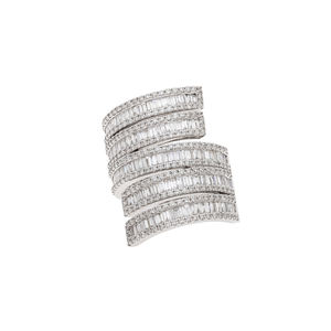 Anillo de declaración de diamantes redondos y baguette envolvente multicapa de oro de 14 quilates para mujer, pieza de joyería de lujo elegante y moderna - Product Image 1