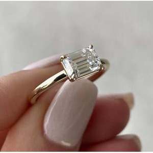 Anillo de Compromiso con Diamante Cultivado en Laboratorio de 2.00ct, Claridad VS, Color EF, Estilo Solitario de Oriente a Occidente - Product Image 2